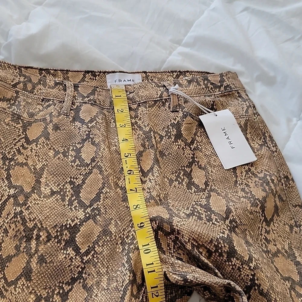 NWT Frame le high skinny crop in coated python Size 30 Gift Idea